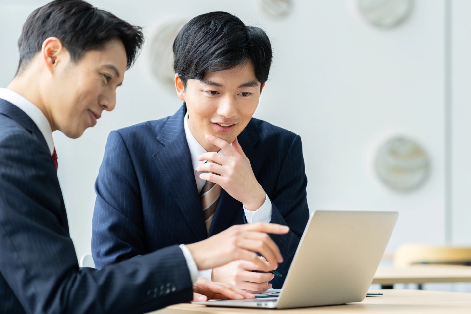 現場定着まで導く生成AI活用研修