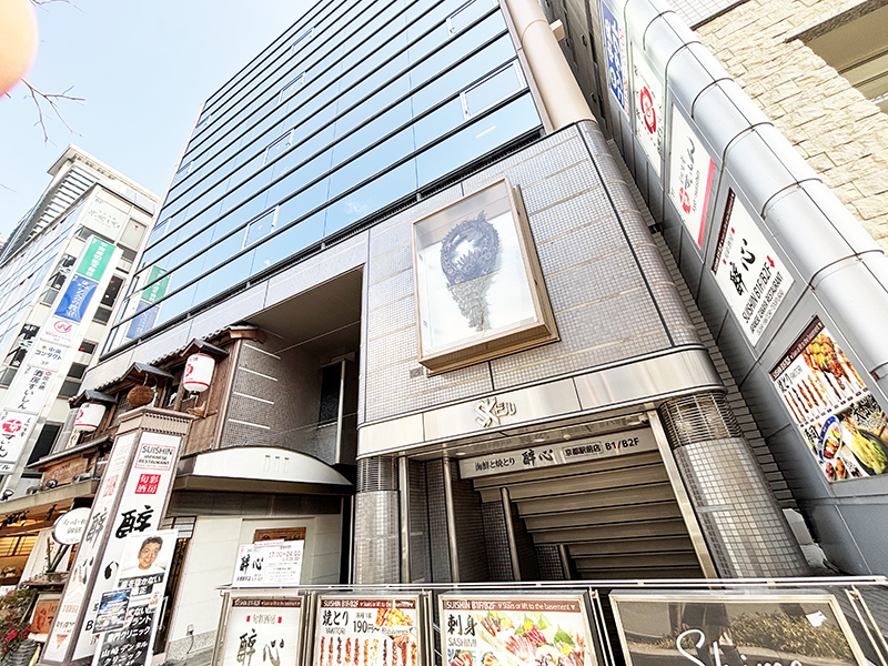 京都駅前校外観