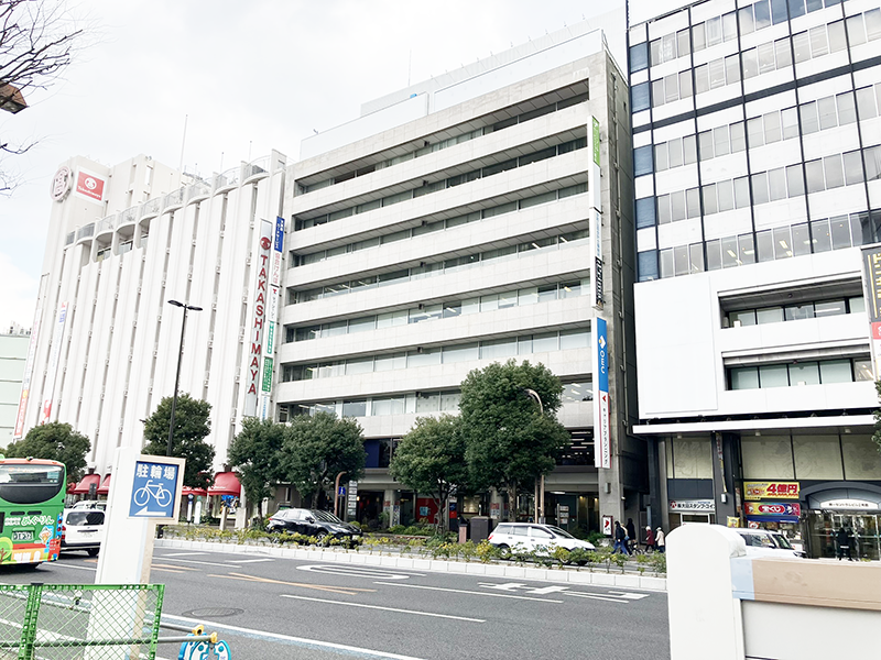 岡山校外観